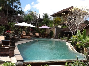 La piscine de l'hôtel Jati 3